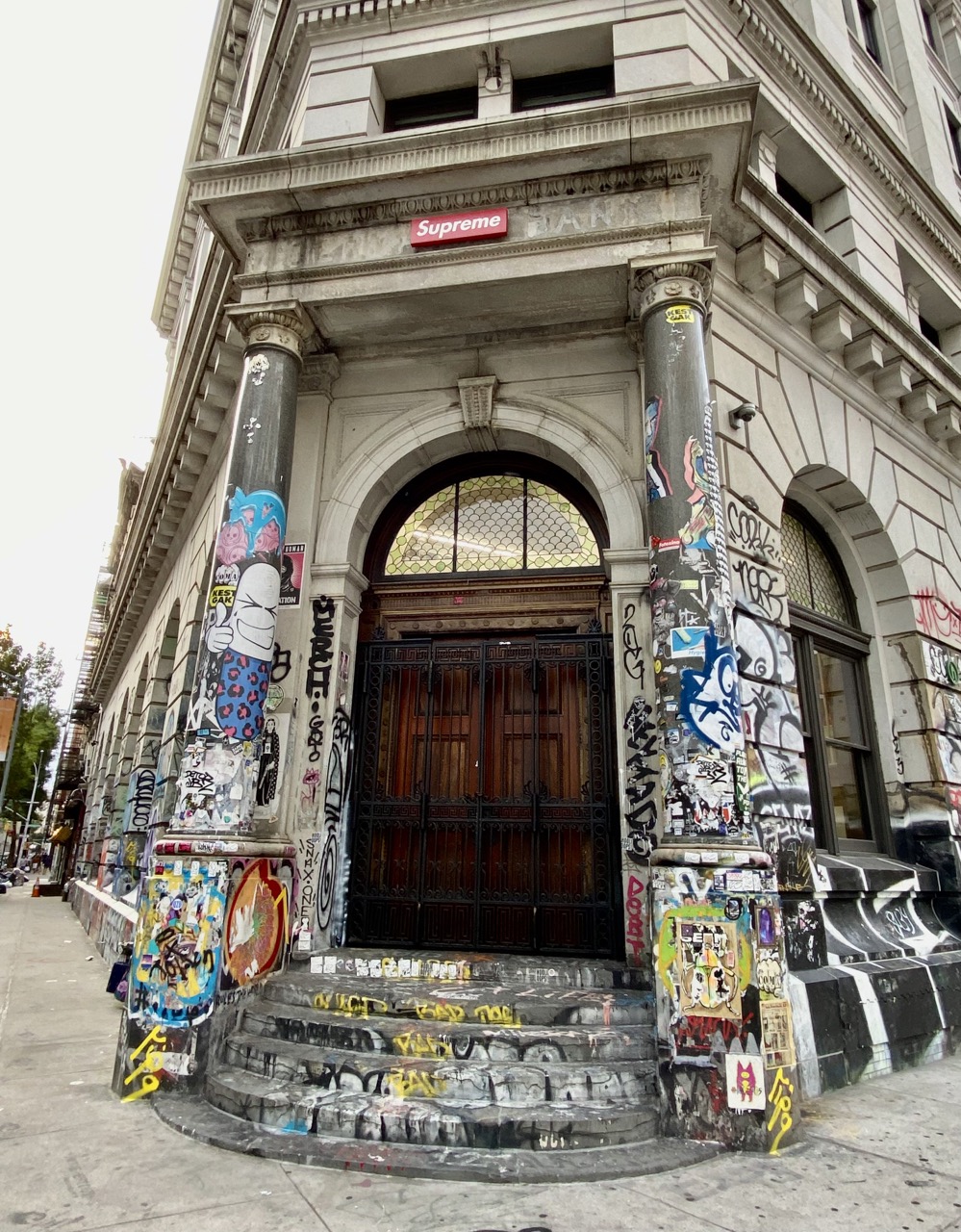 Supreme's wall in the downtown